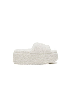 White Fluffy Slippers - ANN ANDELMAN